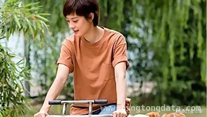 从苦难到辉煌，孙俪姐妹的逆袭人生！，孙俪妹妹北电毕业，姐妹亲情照亮娱乐圈！