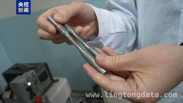 金属稳定性难题破解！我国科学家的全新结构设计惊艳全球，中国科研突破：让金属材料“遇强更强”，工业应用前景无限！
