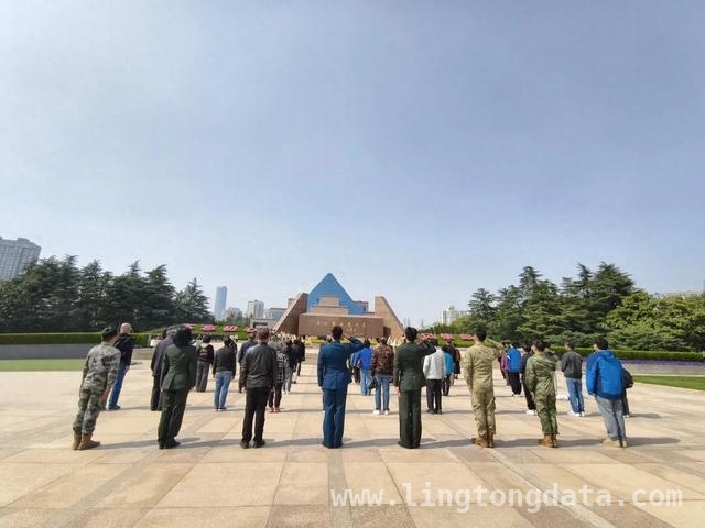 漕溪党群服务中心活动：汲取先烈力量，强化党员信念
