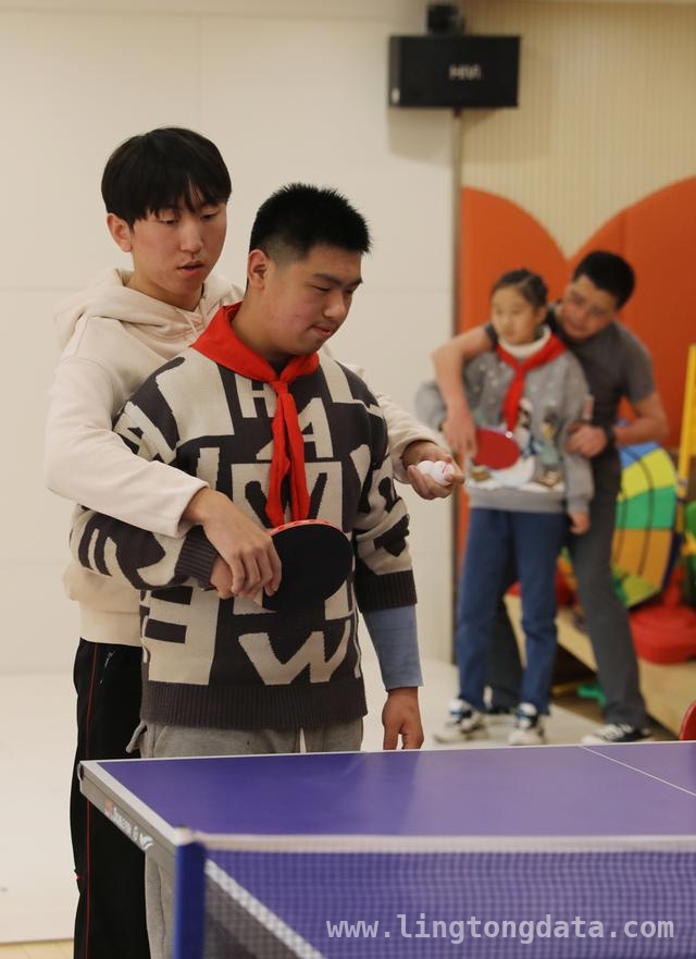 残障少年逐梦乒乓赛场，用热爱书写拼搏传奇
