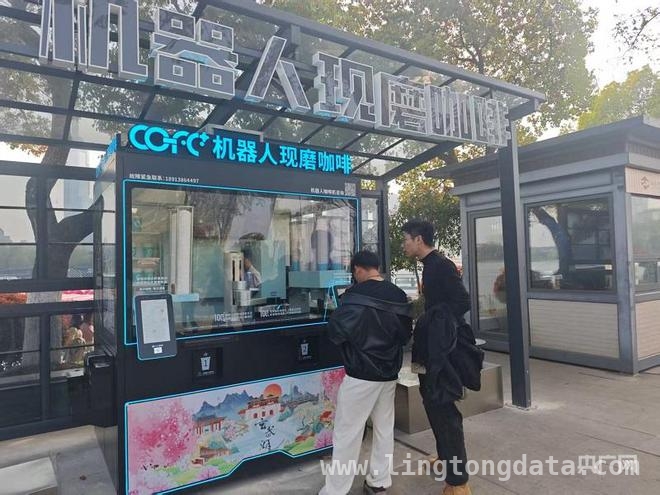 四月南京玄武湖：科技赋能的赏花新体验