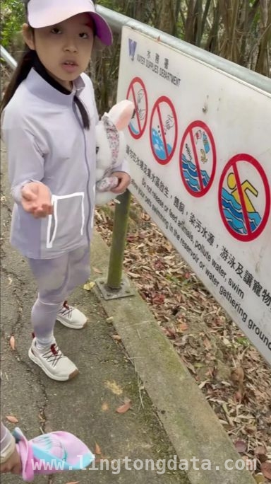 豪门夫妻别样育儿！霍启刚郭晶晶清明登山之旅引热议，郭晶晶霍启刚：豪门里的“自然育儿教科书”