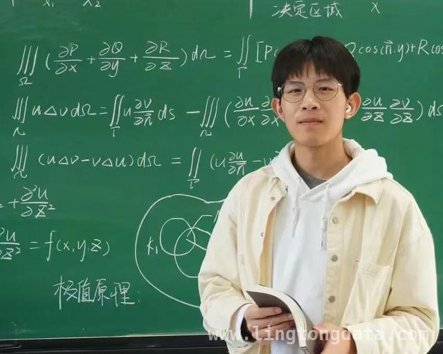 “奔跑男孩”陈逸：科研与马拉松双赛道上的逐梦前行 同济大学陈逸：强基班磨砺，直博迈向智能科学与汽车梦